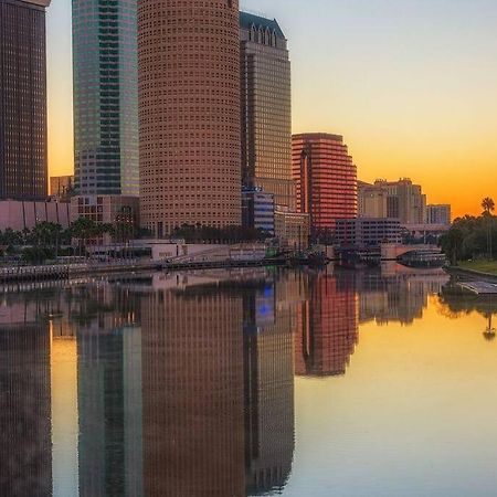 Chic Bungalow Apartment Steps From Armature Works & Downtown Riverwalk Tampa Exteriér fotografie