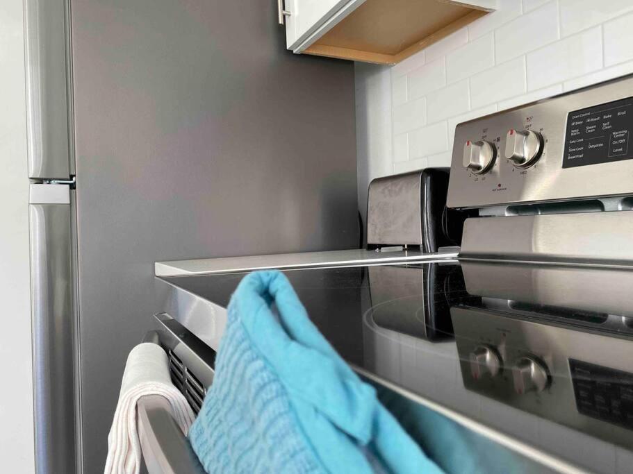 Chic Bungalow Apartment Steps From Armature Works & Downtown Riverwalk Tampa Exteriér fotografie