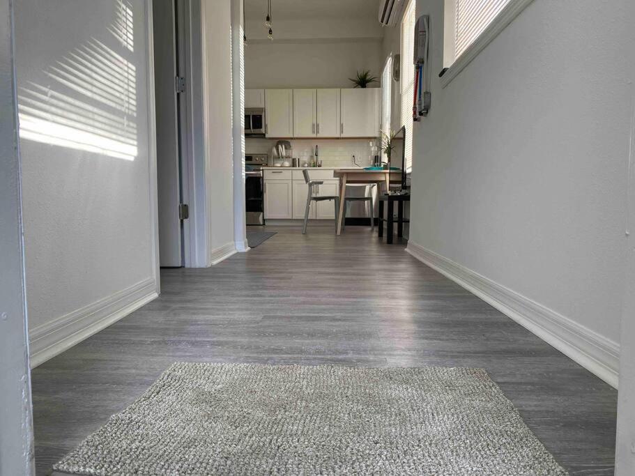 Chic Bungalow Apartment Steps From Armature Works & Downtown Riverwalk Tampa Exteriér fotografie
