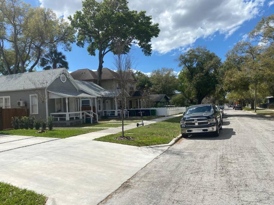 Chic Bungalow Apartment Steps From Armature Works & Downtown Riverwalk Tampa Exteriér fotografie