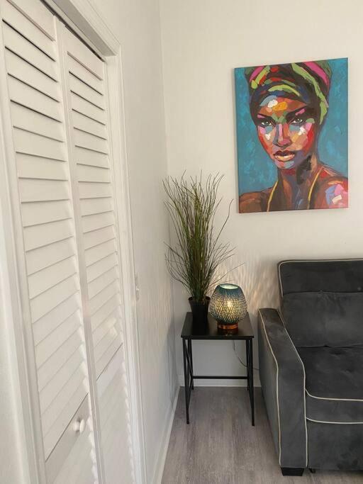 Chic Bungalow Apartment Steps From Armature Works & Downtown Riverwalk Tampa Exteriér fotografie