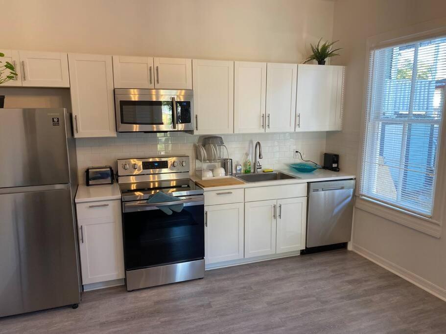 Chic Bungalow Apartment Steps From Armature Works & Downtown Riverwalk Tampa Exteriér fotografie
