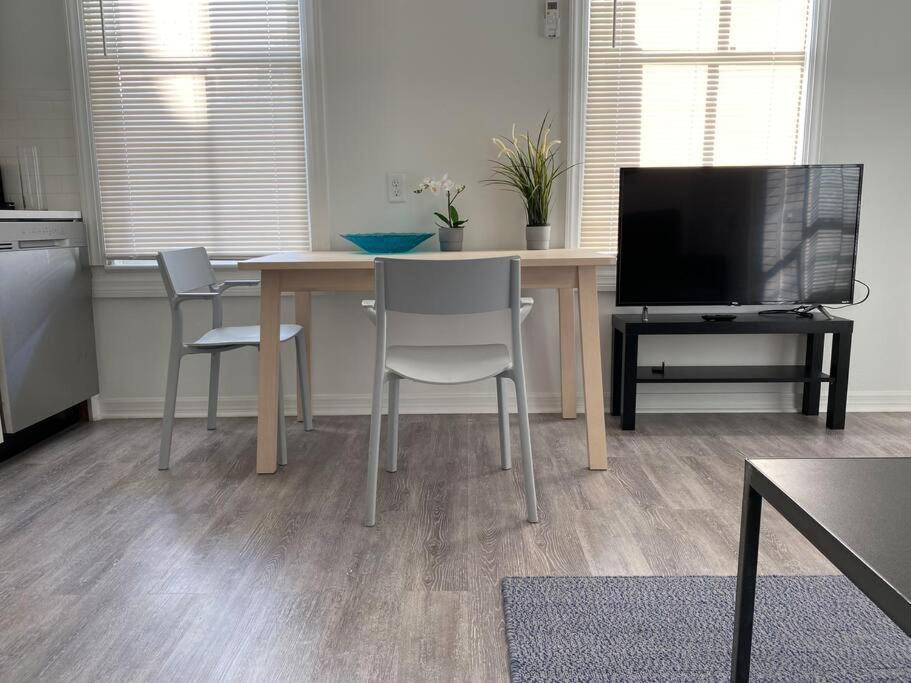 Chic Bungalow Apartment Steps From Armature Works & Downtown Riverwalk Tampa Exteriér fotografie